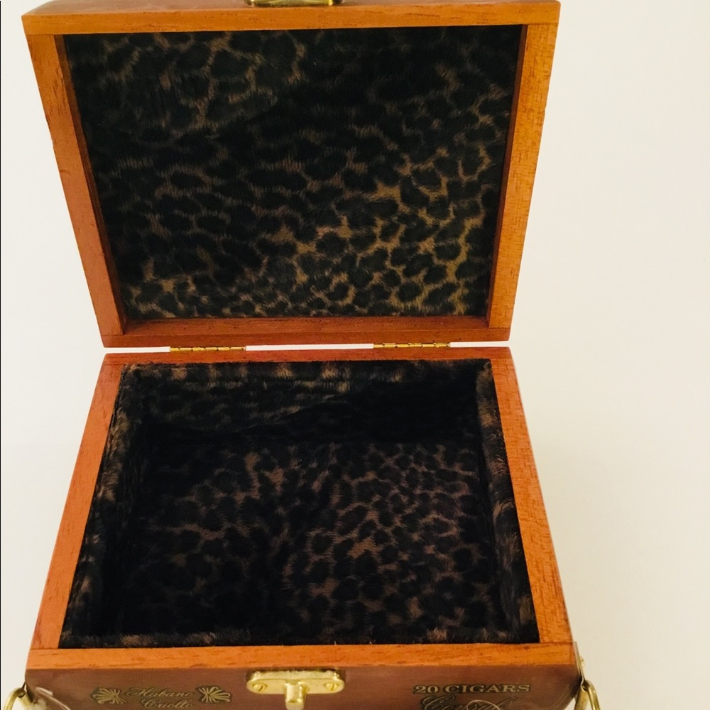 Handmade Cigar Storage Box - Picture 2 of 4